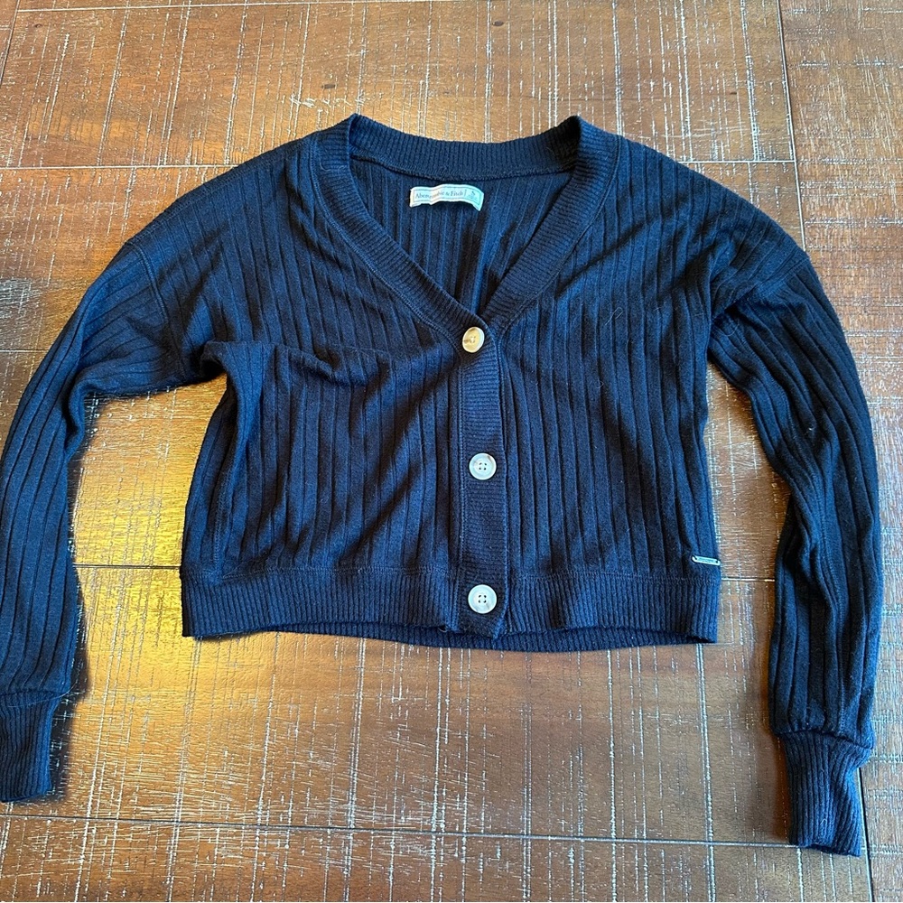 Abercrombie Cropped Cardigan